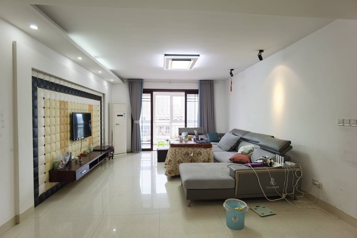 东方豪苑 3室2厅2卫 2000.0元/月 东方豪苑 3室2厅2卫 2000.0元/月室内图