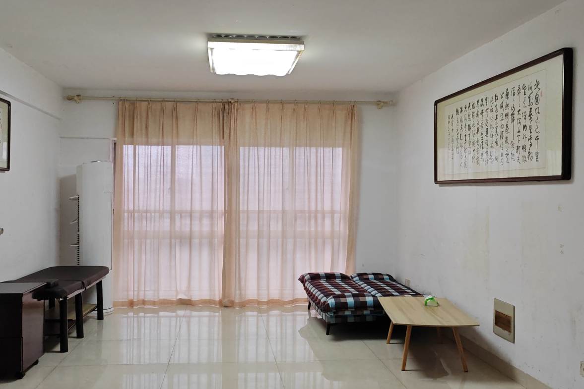 宇元万向城  3室2厅1卫   1800.00元/月户型图