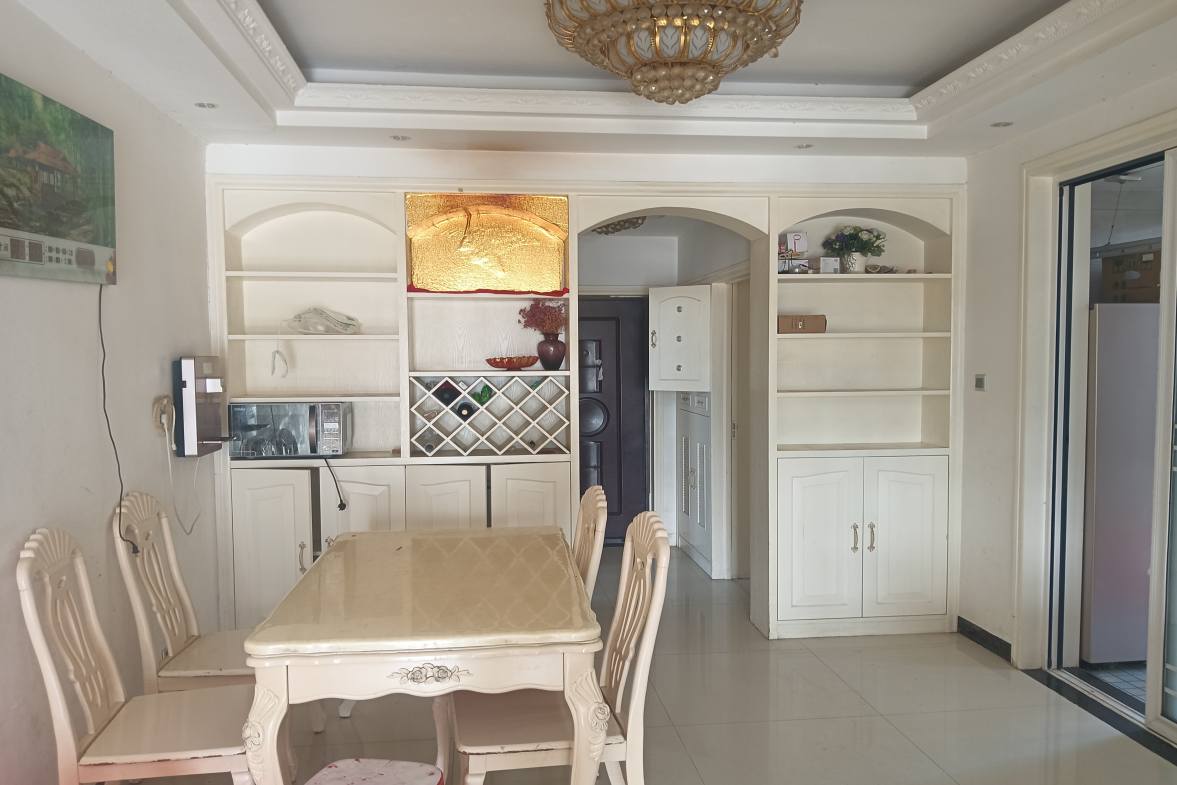 上和世家  4室2厅2卫    2600.0元/月室内图