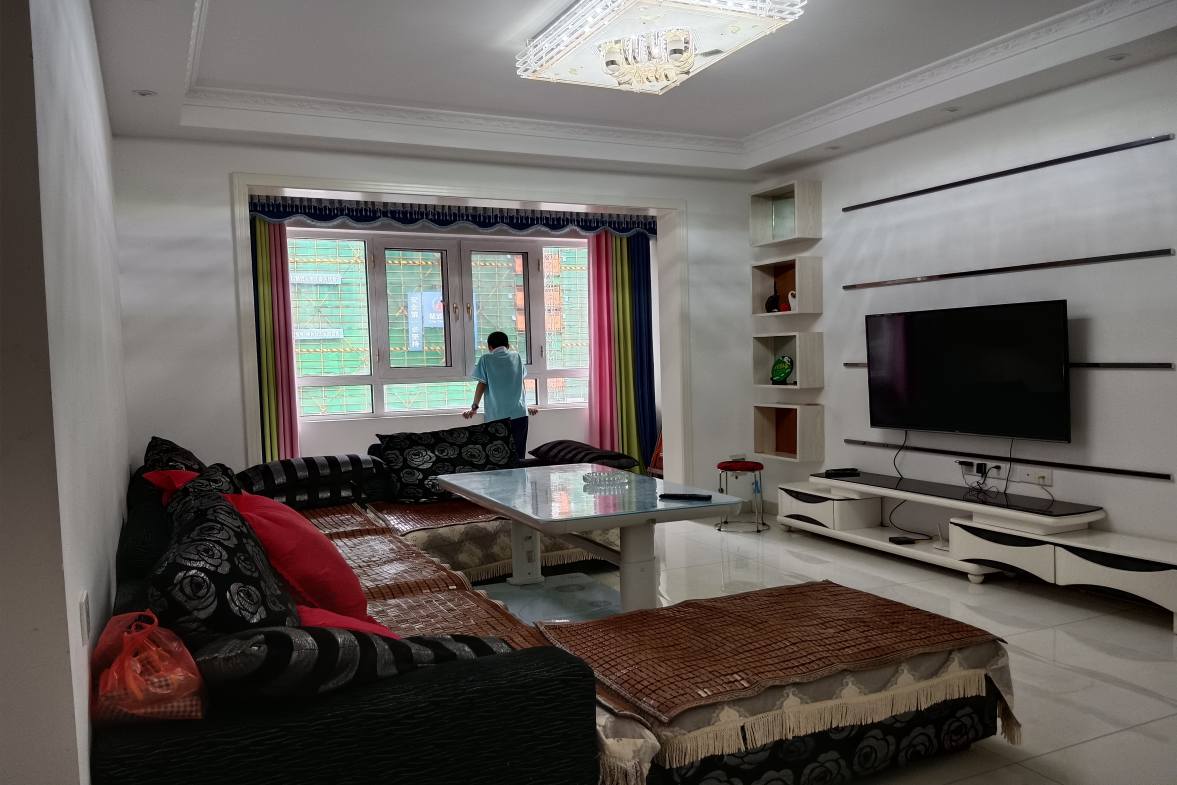 百弘学府城 3室2厅1卫 1800.0元/月 百弘学府城 3室2厅1卫 1800.0元/月室内图