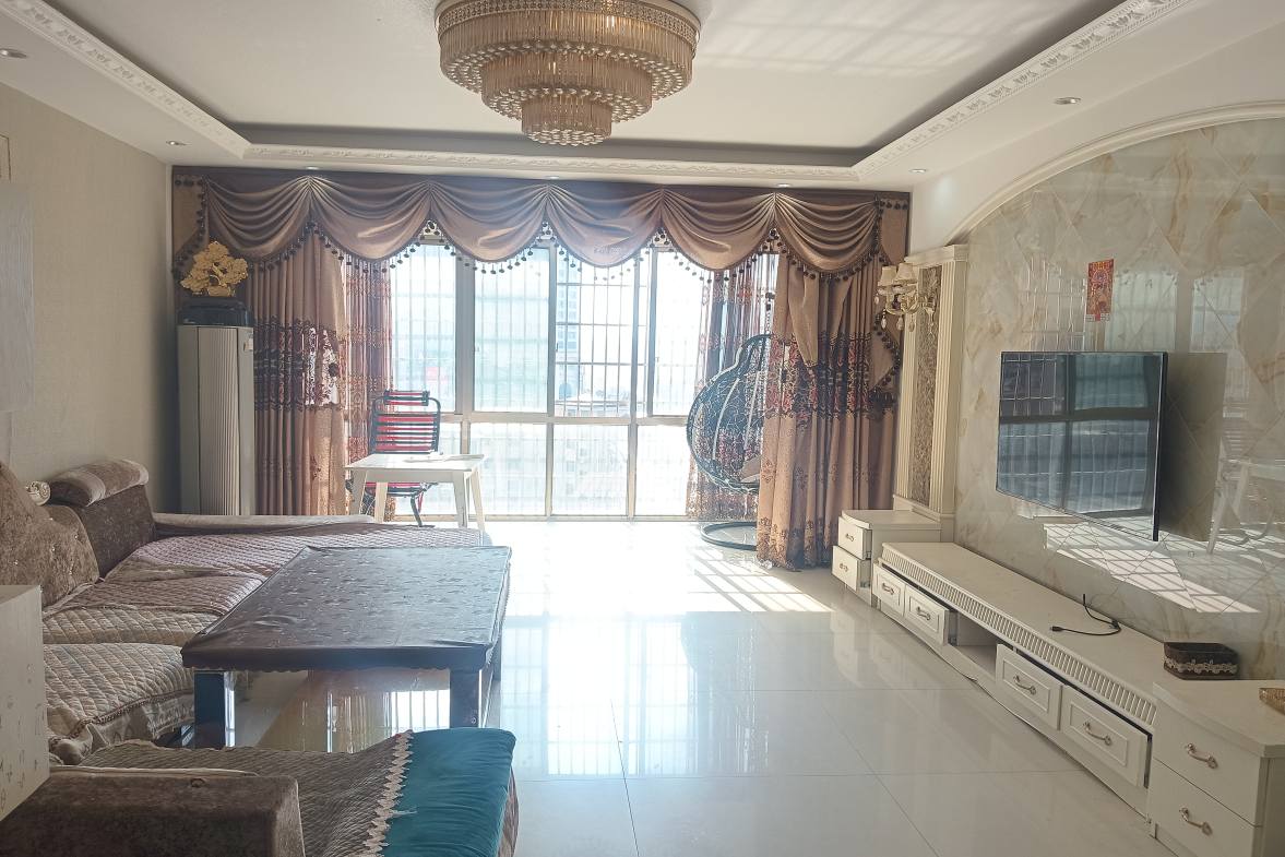 上和世家  4室2厅2卫    2600.0元/月室内图