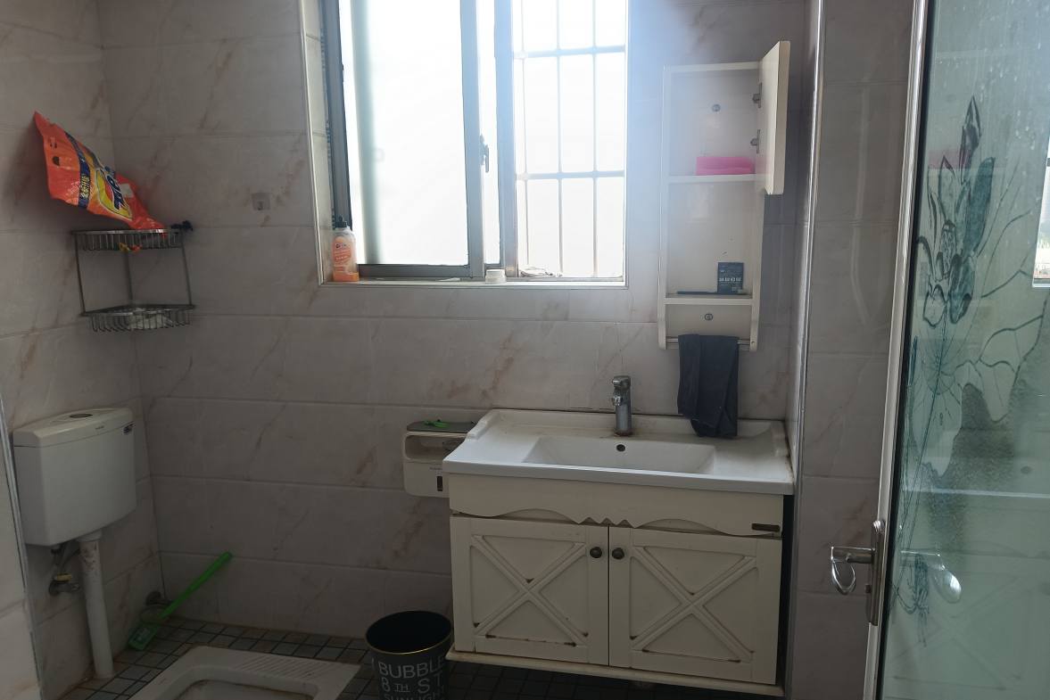 上和世家  4室2厅2卫    2600.0元/月室内图