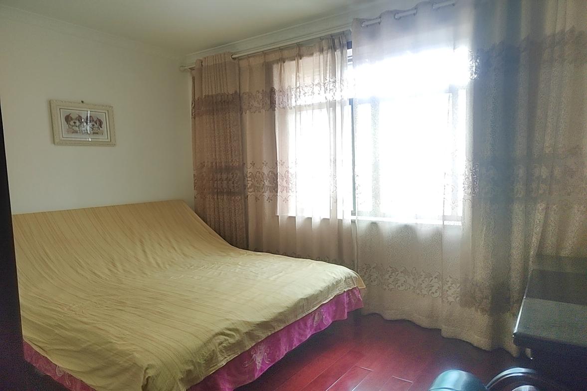 长青农贸综合市场 3室2厅2卫 62.8万 长青农贸综合市场 3室2厅2卫 62.8万客厅