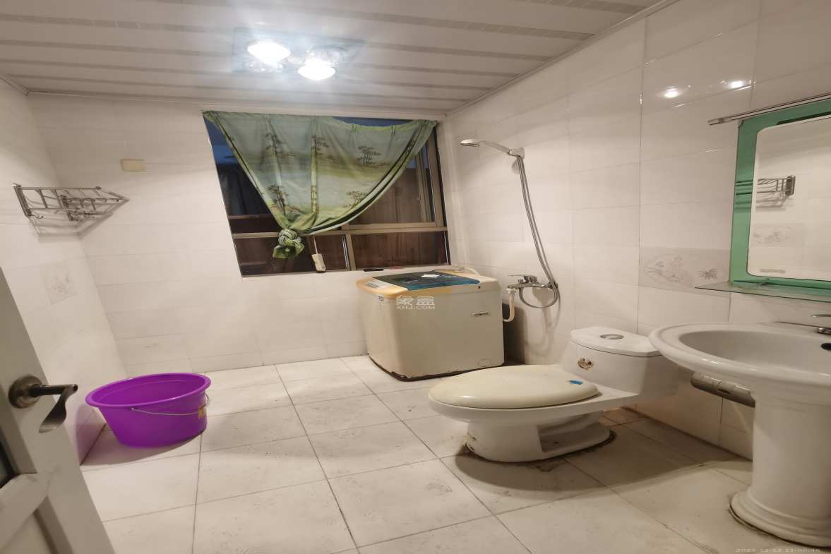 阳光丽景  3室2厅2卫    2000.0元/月室内图