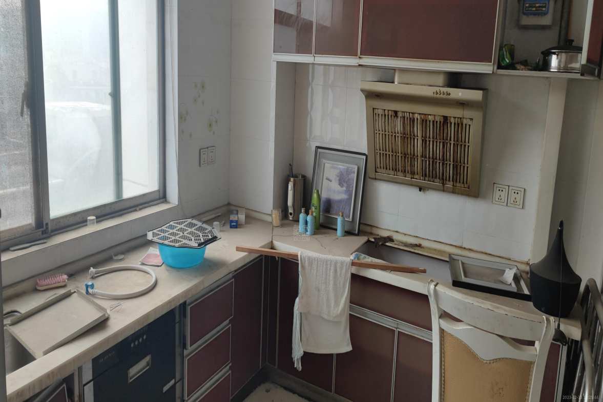 梓月楼  3室2厅1卫    2400.0元/月室内图1