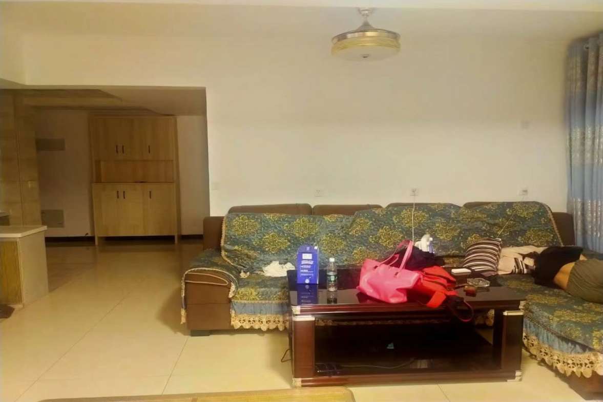 东方豪苑  3室2厅2卫    1800.0元/月室内图