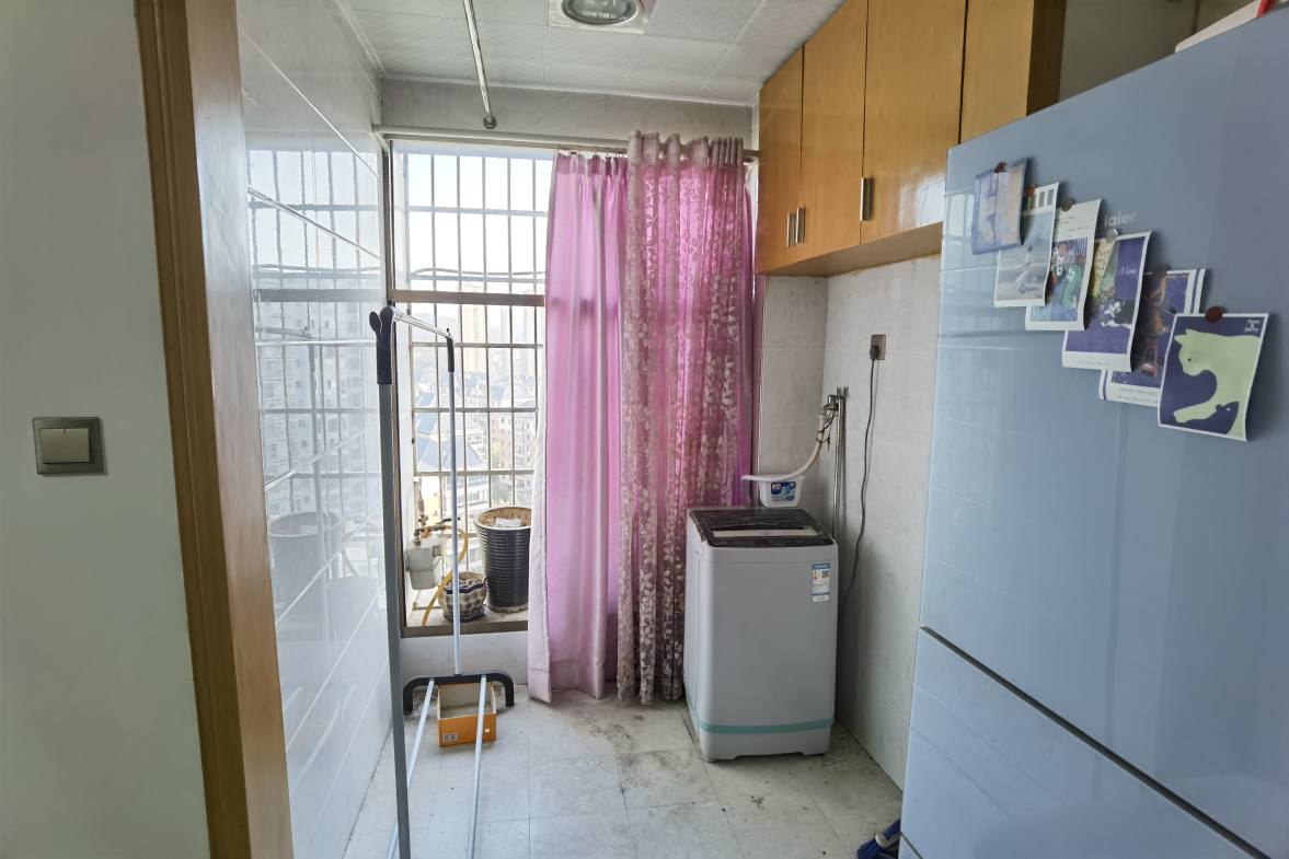 东方豪苑  1室1厅1卫    1000.0元/月室内图