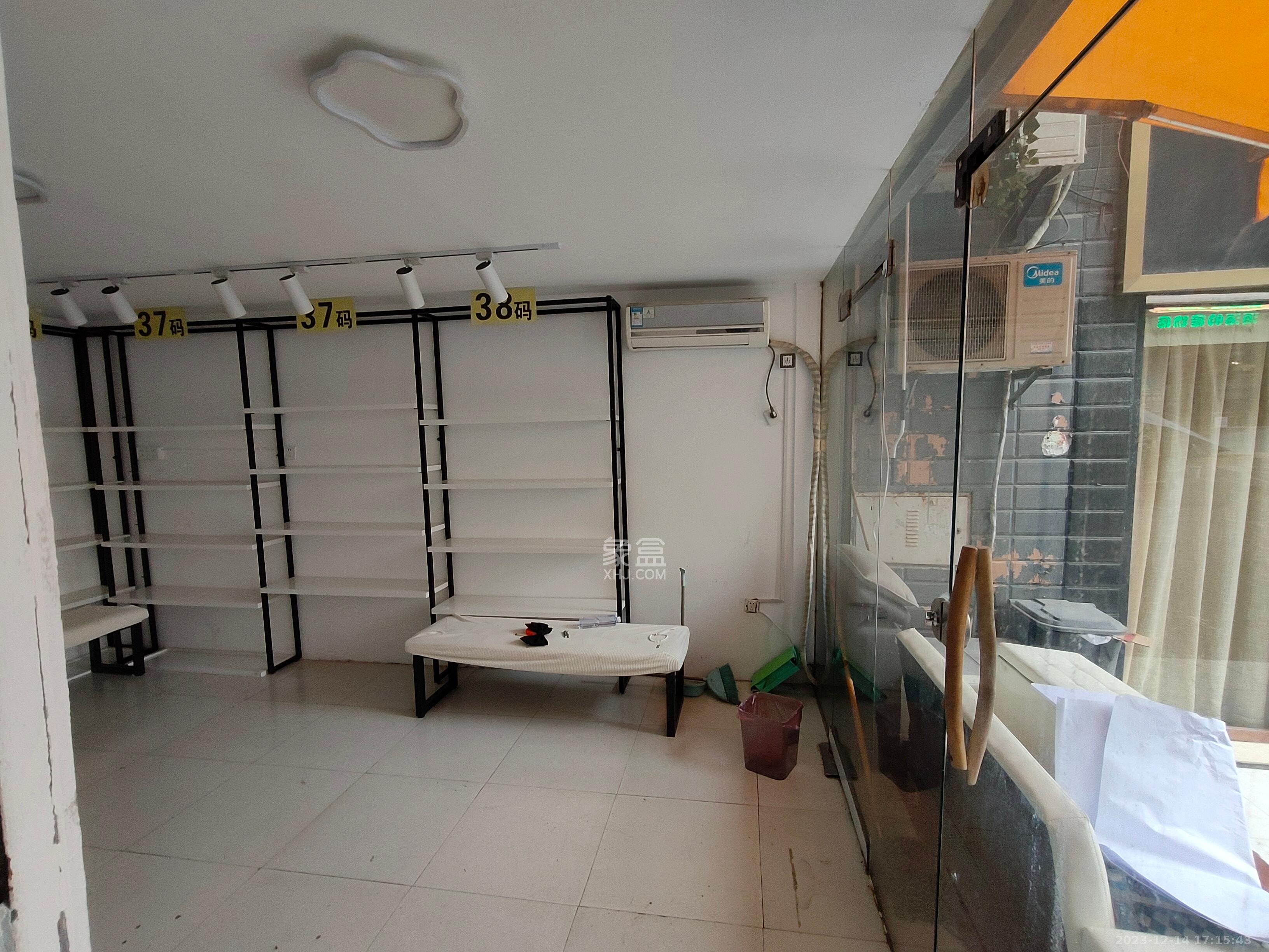 圆梦灰埠大市场   34.0㎡      1500.0元/月室内图