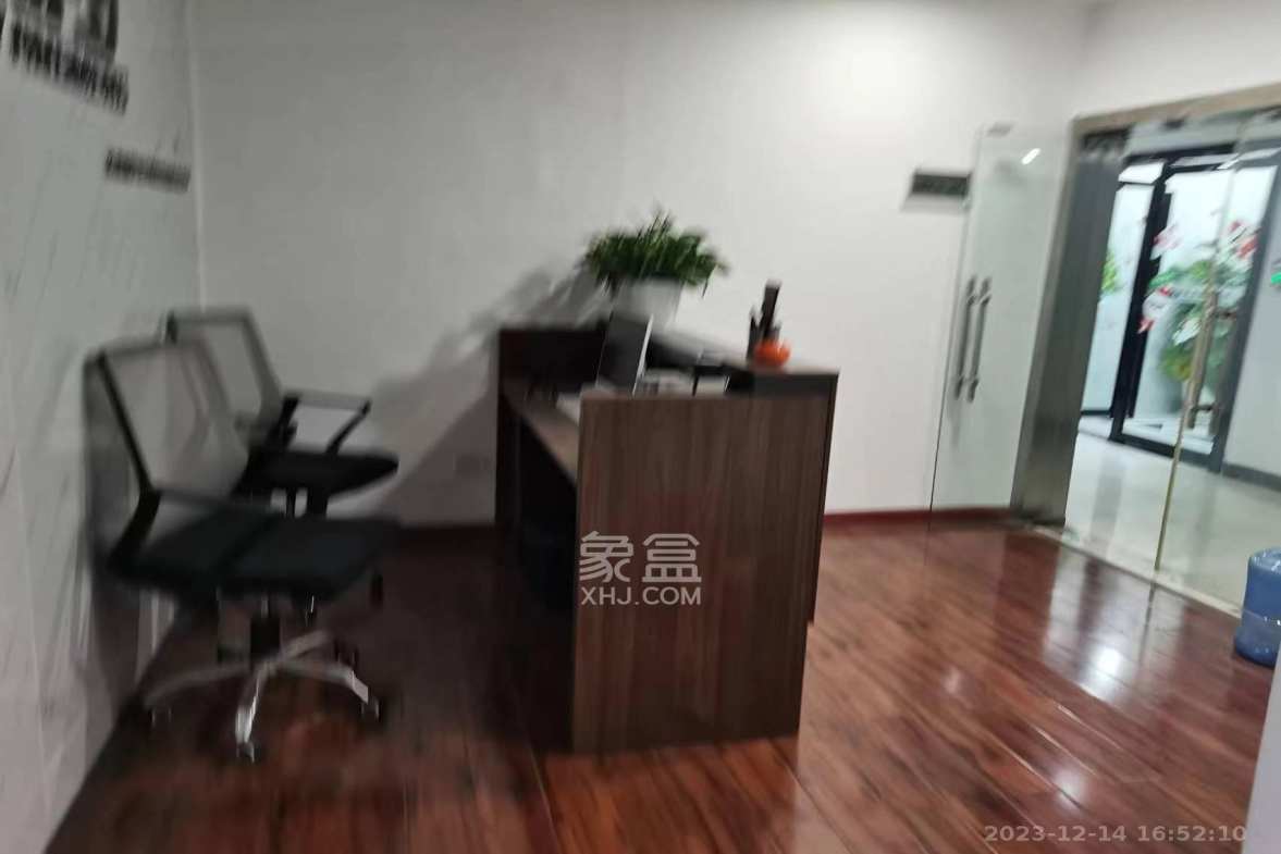 湘域中央  3室1厅1卫    8000.0元/月 湘域中央  3室1厅1卫    8000.0元/月室内图