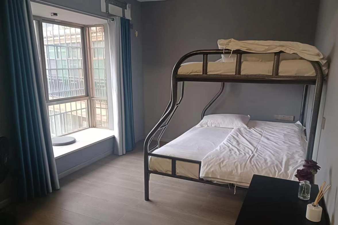 吉富花苑  4室2厅2卫   68.00万室内图