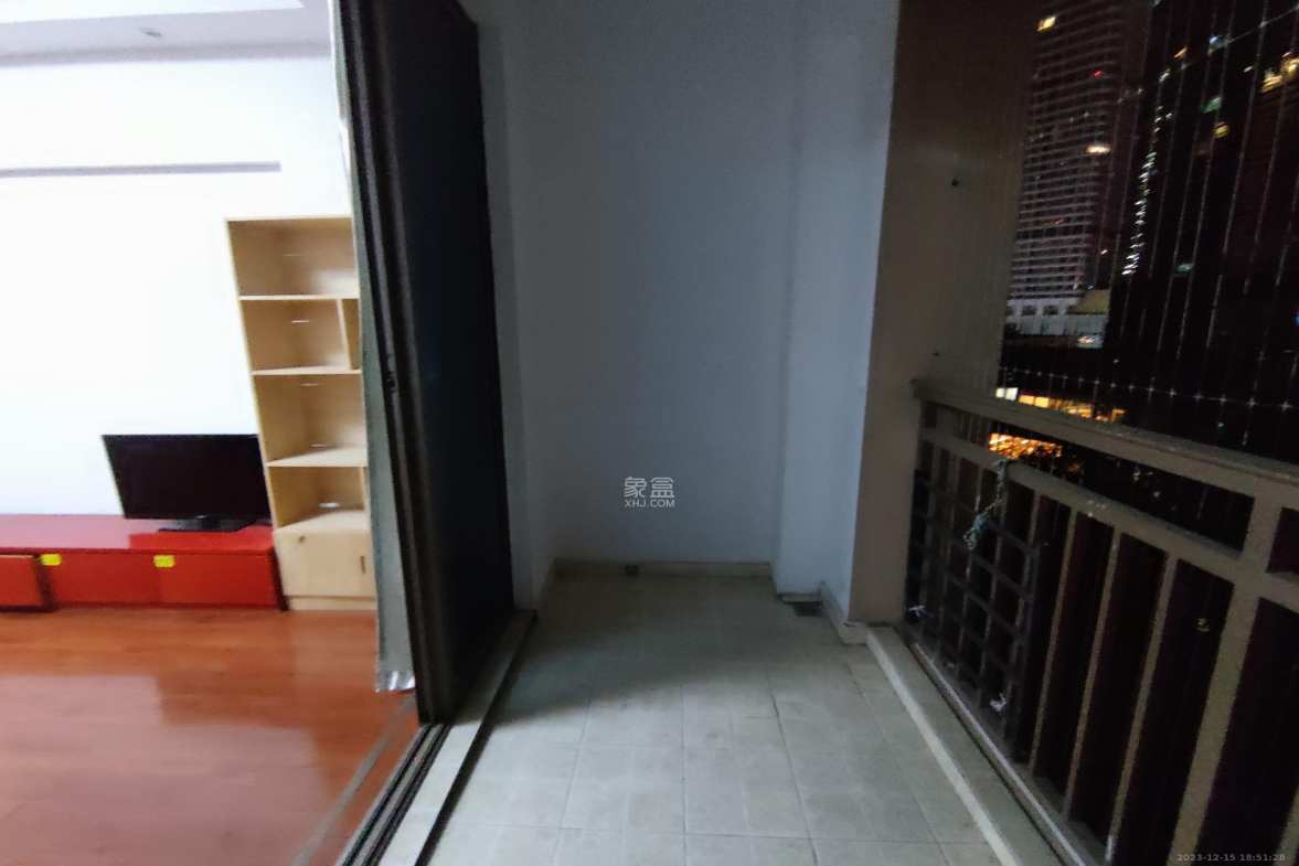 世茂铂翠湾一期  5室2厅1卫    3200.0元/月室内图