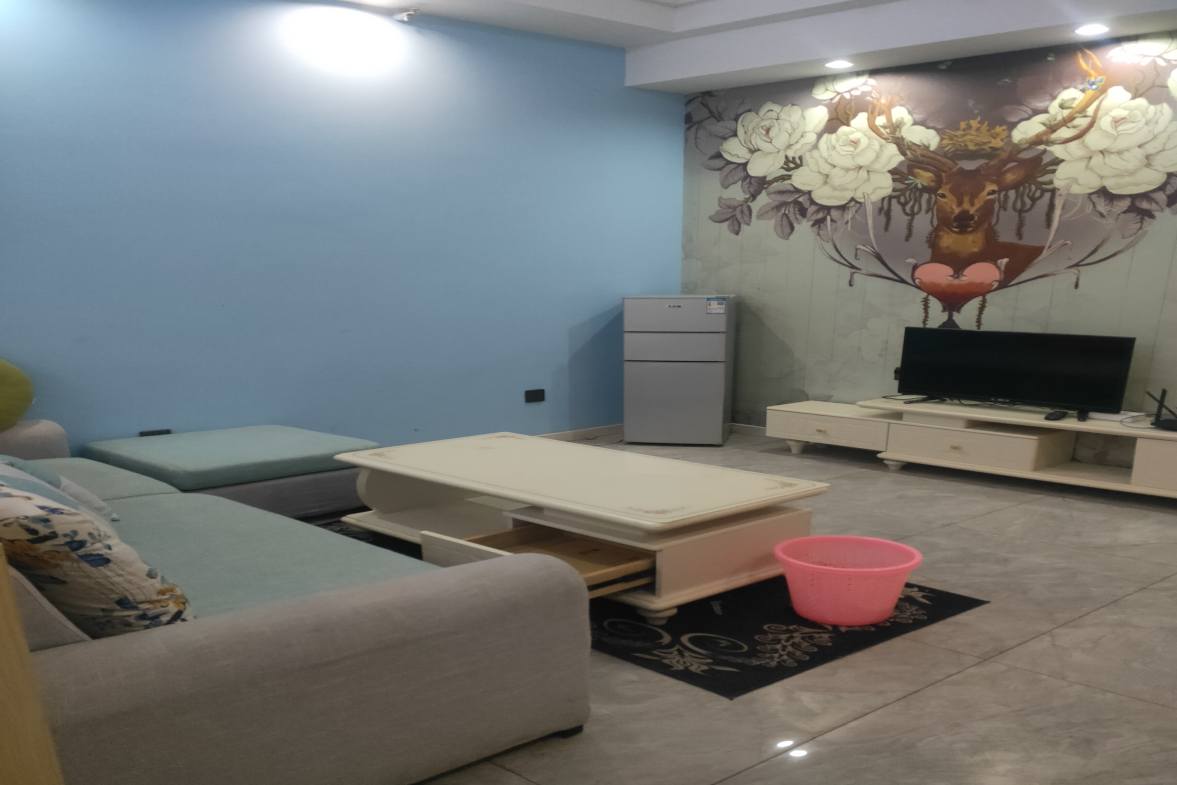 华南城市广场  1室1厅1卫    1400.0元/月室内图1