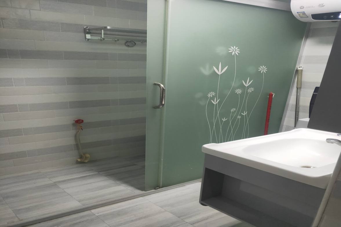 华南城市广场  1室1厅1卫    1400.0元/月室内图