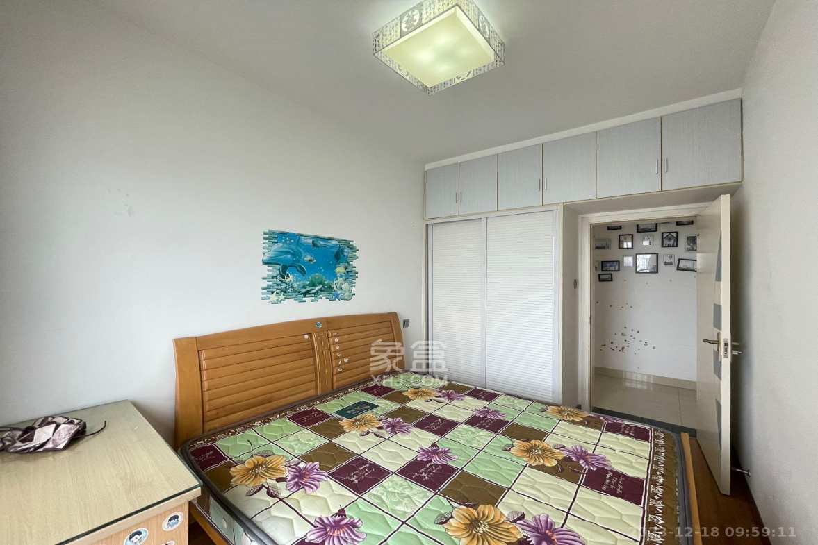 新府华城  3室2厅1卫   58.00万客厅