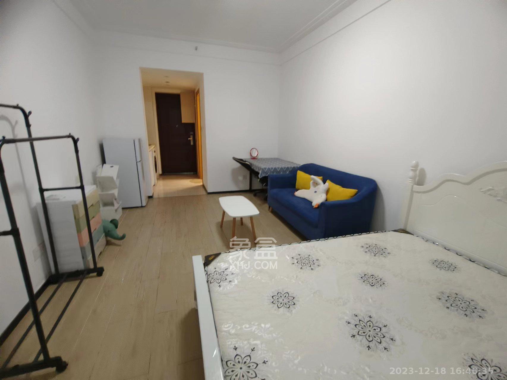 中海国际二期  1室1厅1卫    1200.0元/月