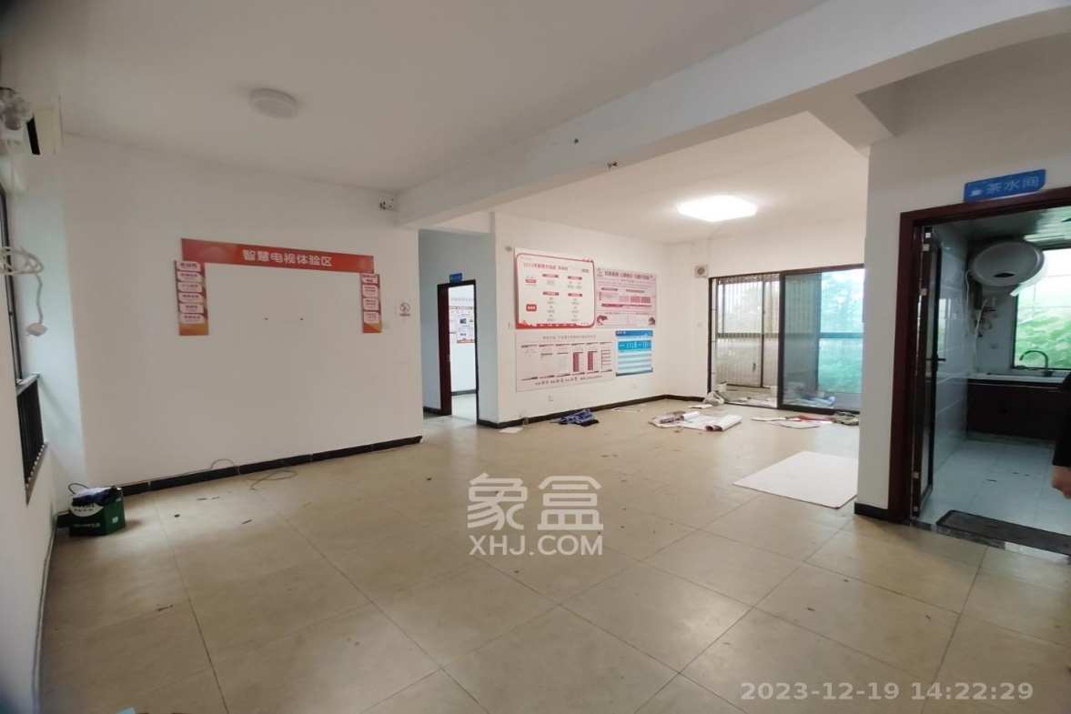 达美D6区  4室2厅2卫   3700.00元/月室内图1