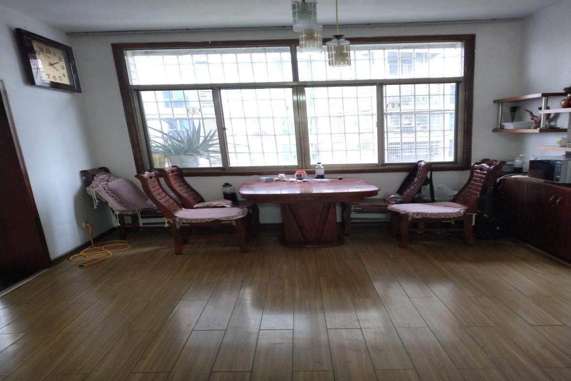 鑫都苑  4室2厅2卫    76.8万 鑫都苑  4室2厅2卫    76.8万客厅