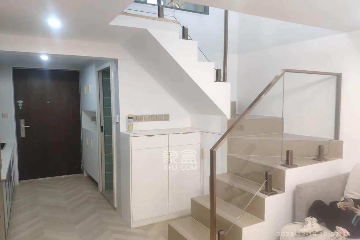 芝林商务中心 2室1厅2卫 1600.0元/月 芝林商务中心 2室1厅2卫 1600.0元/月室内图