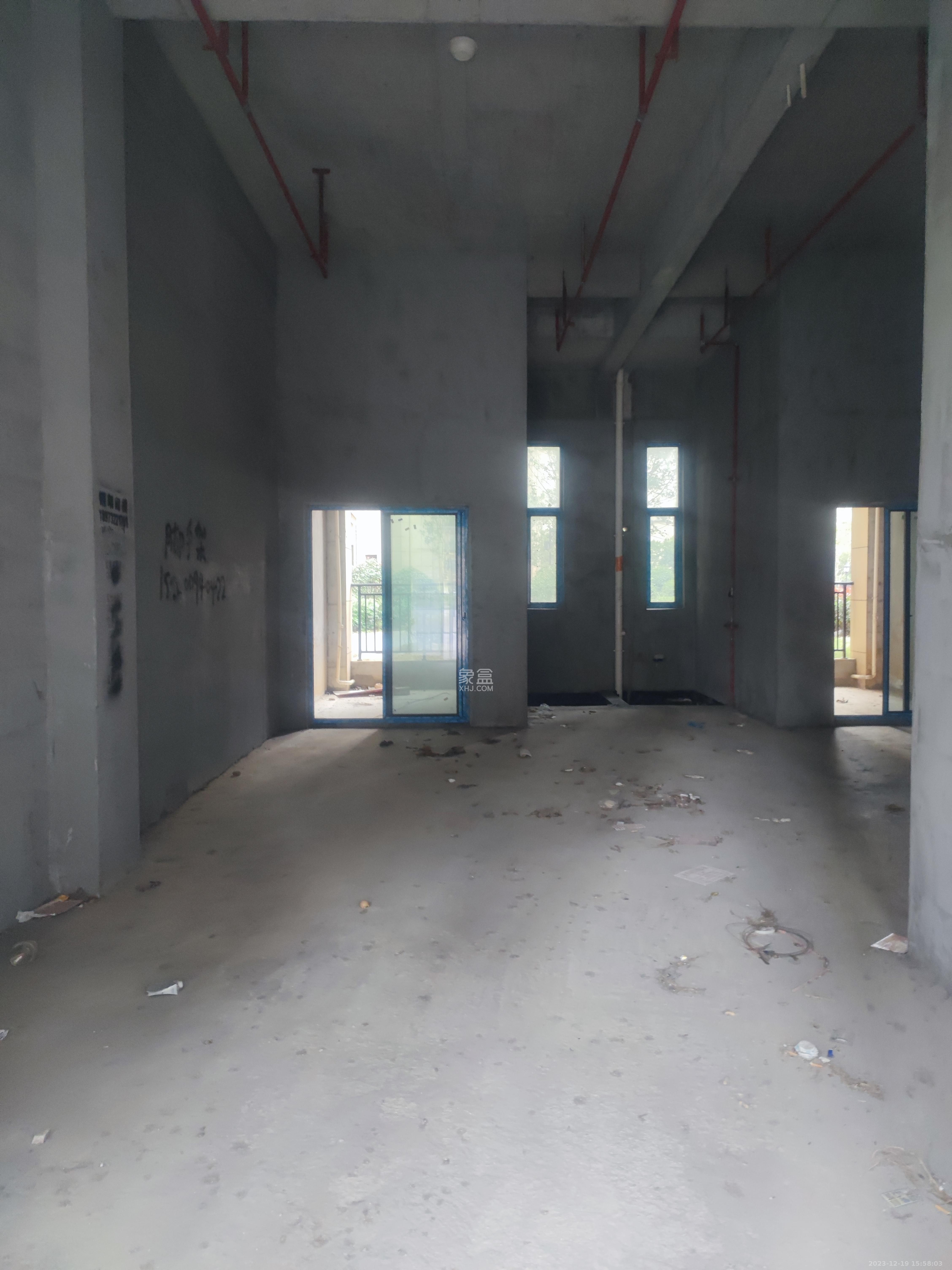 东方美地   83.0㎡      4800.0元/月室内图