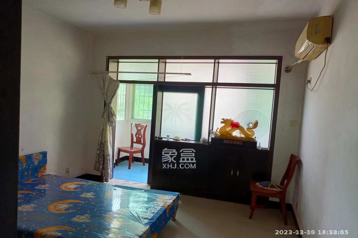 楠湖山庄 4室2厅2卫 1300.0元/月 楠湖山庄 4室2厅2卫 1300.0元/月室内图