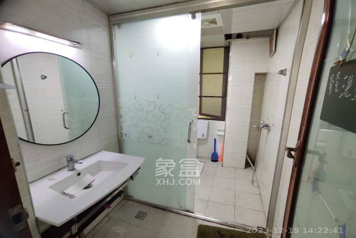 达美D6区  4室2厅2卫   3700.00元/月室内图