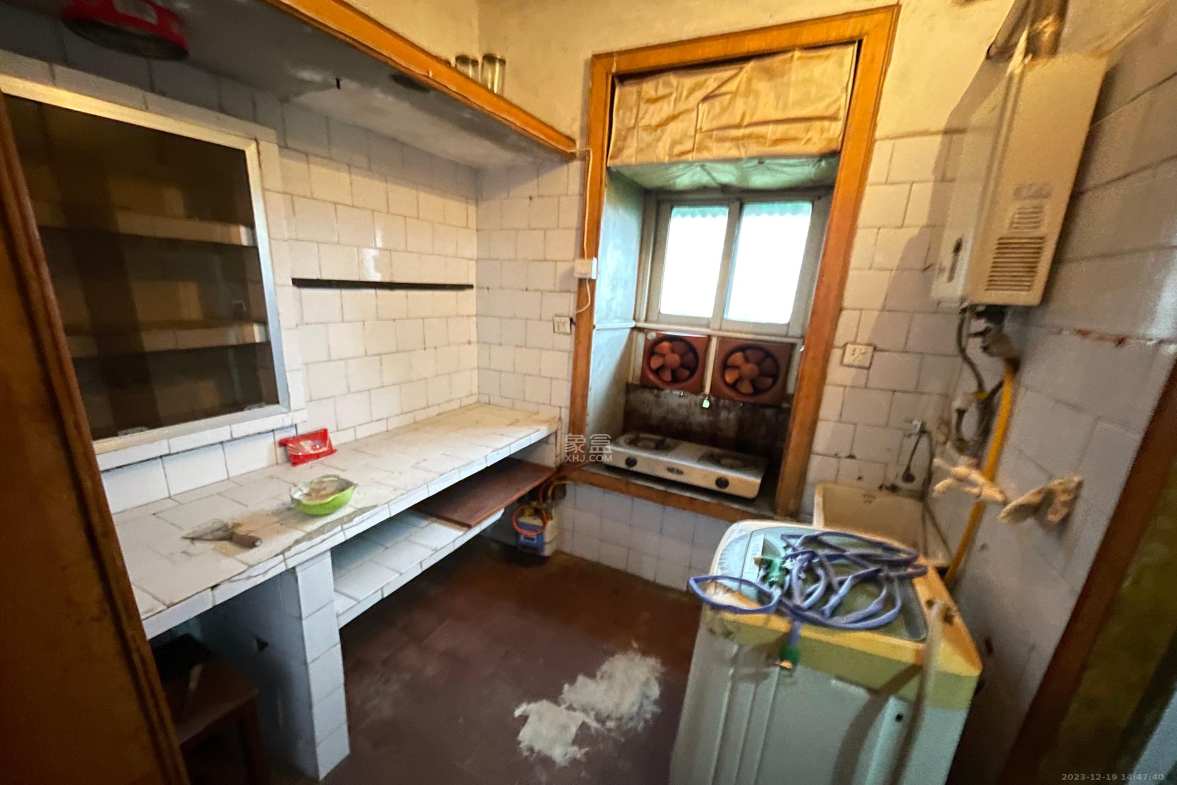 长监宿舍  3室1厅1卫    1200.0元/月 长监宿舍  3室1厅1卫    1200.0元/月室内图