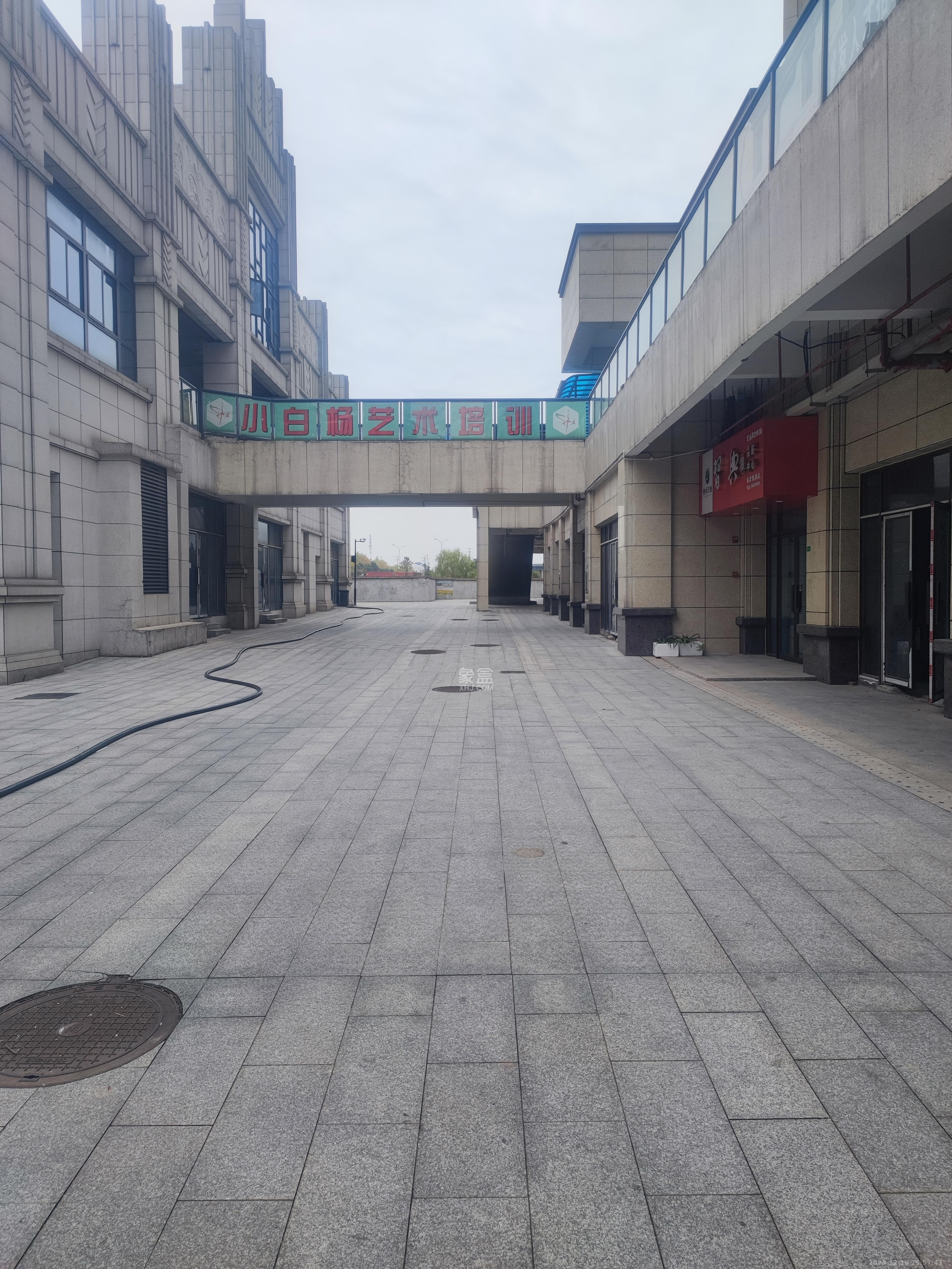 东方美地   83.0㎡      4800.0元/月室内图