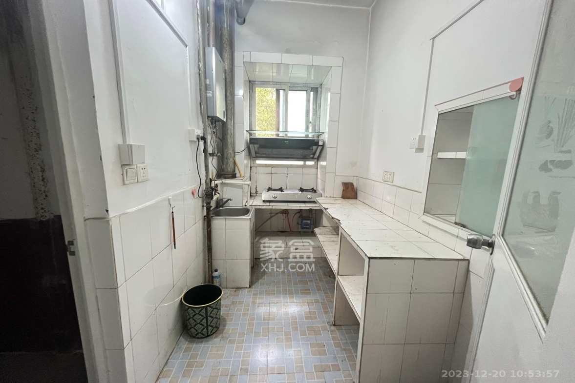 军属新村  2室1厅1卫    1800.0元/月室内图