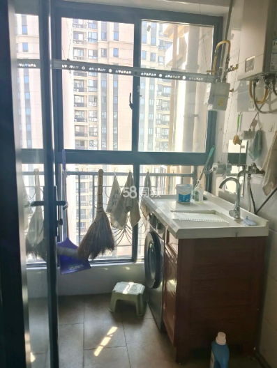 恒大南湖半岛  3室2厅2卫    2000.0元/月 恒大南湖半岛  3室2厅2卫    2000.0元/月室内图