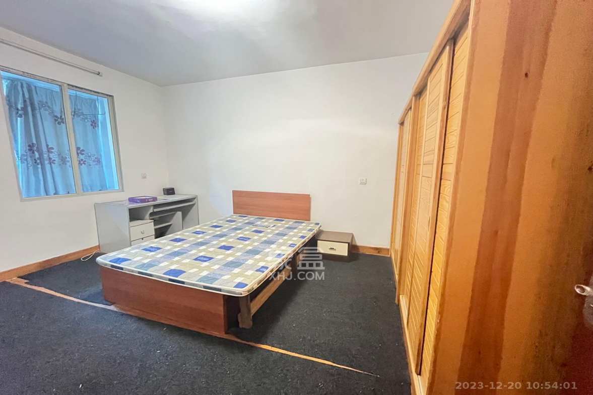 军属新村  2室1厅1卫    1800.0元/月室内图