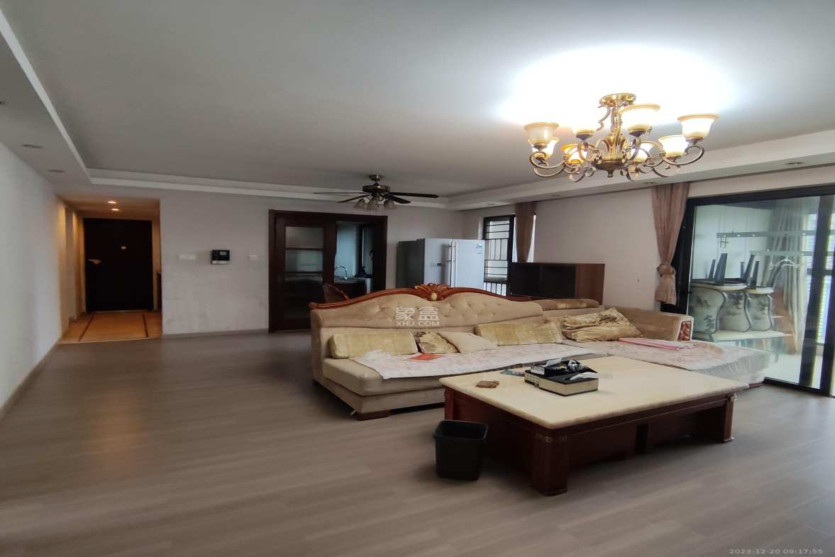 万科金域华府三四期  4室2厅2卫    3600.0元/月室内图