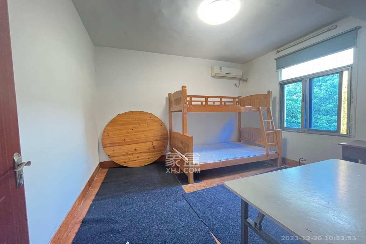 军属新村  2室1厅1卫    1800.0元/月室内图1