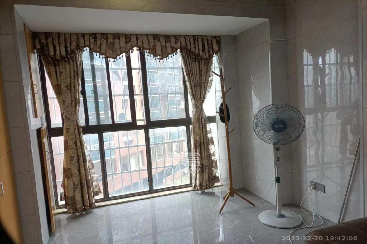 旭辉华庭  2室1厅1卫    1700.0元/月 旭辉华庭  2室1厅1卫    1700.0元/月室内图