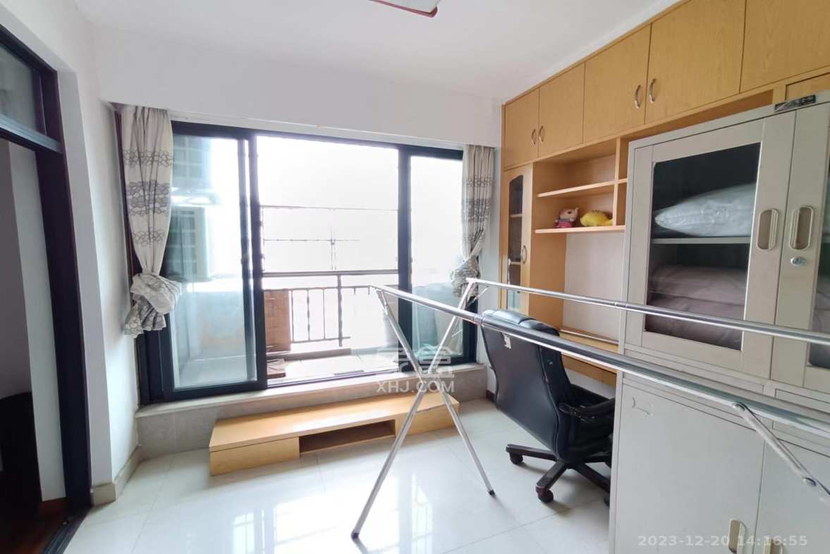 长大彩虹都 3室2厅1卫 2300.0元/月 长大彩虹都 3室2厅1卫 2300.0元/月室内图