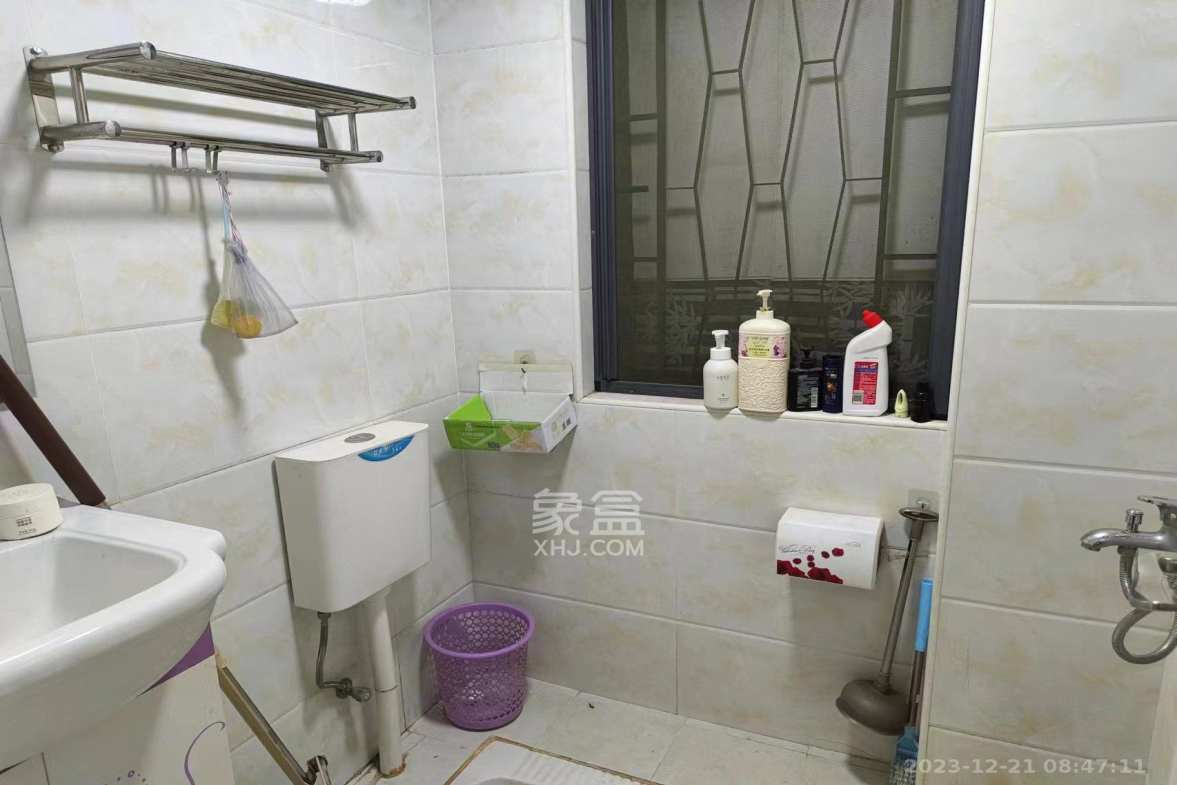 长龙湾  3室2厅1卫    2000.0元/月室内图