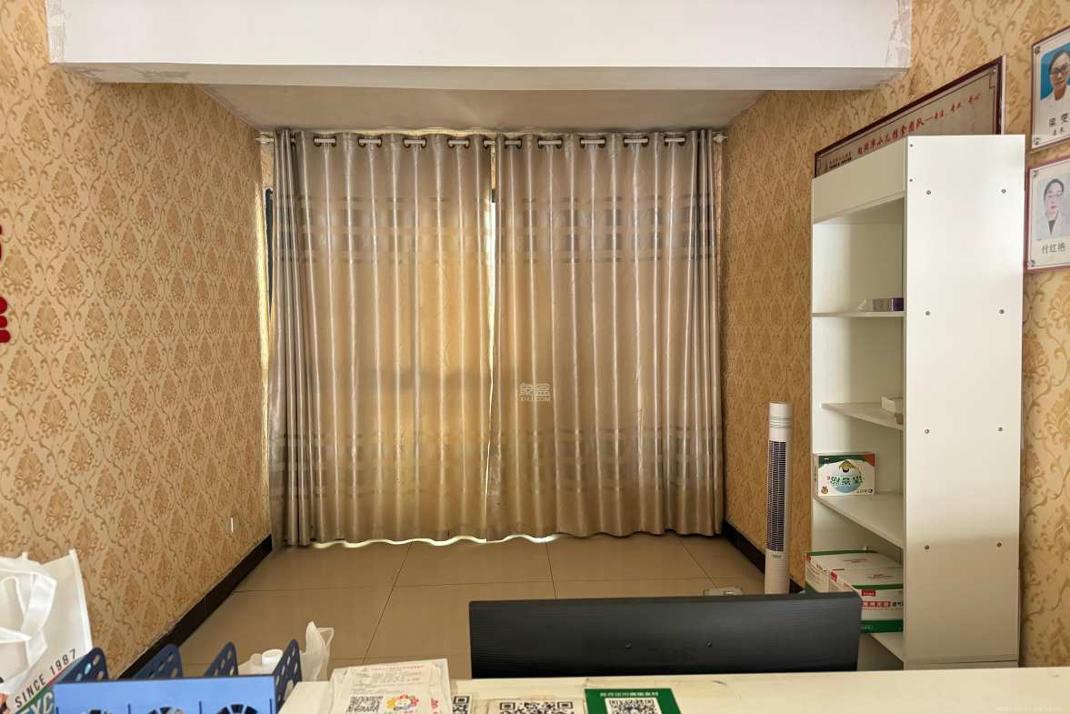 藏珑湖上国际花园 3室2厅1卫 3900.0元/月 藏珑湖上国际花园 3室2厅1卫 3900.0元/月室内图