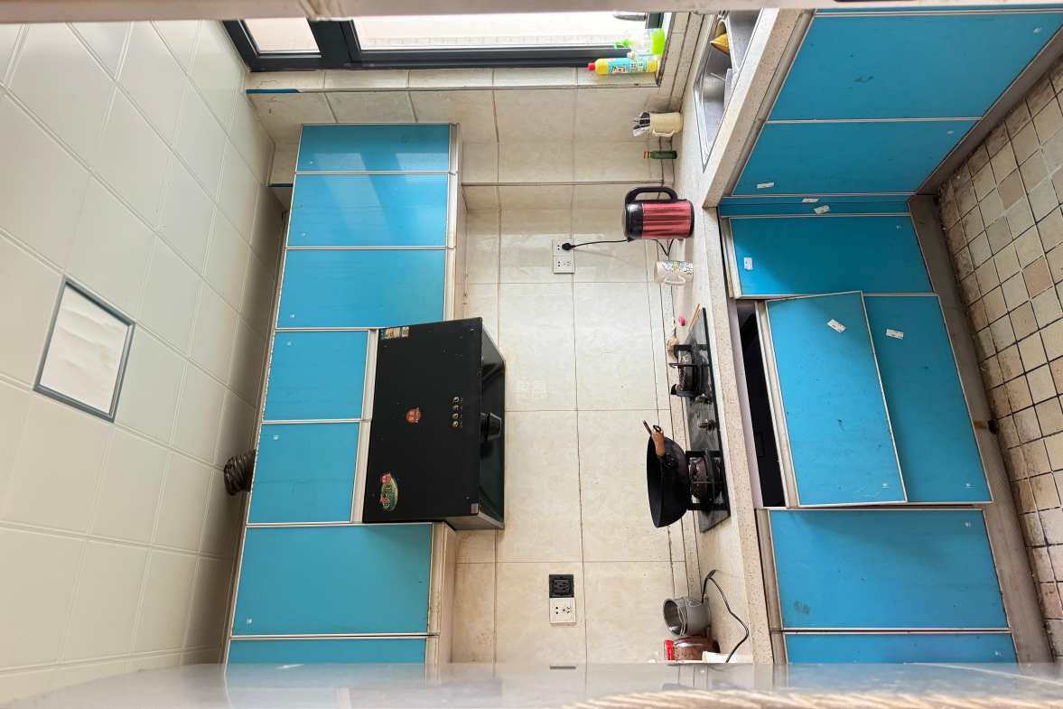 藏珑湖上国际花园 3室2厅1卫 3900.0元/月 藏珑湖上国际花园 3室2厅1卫 3900.0元/月室内图