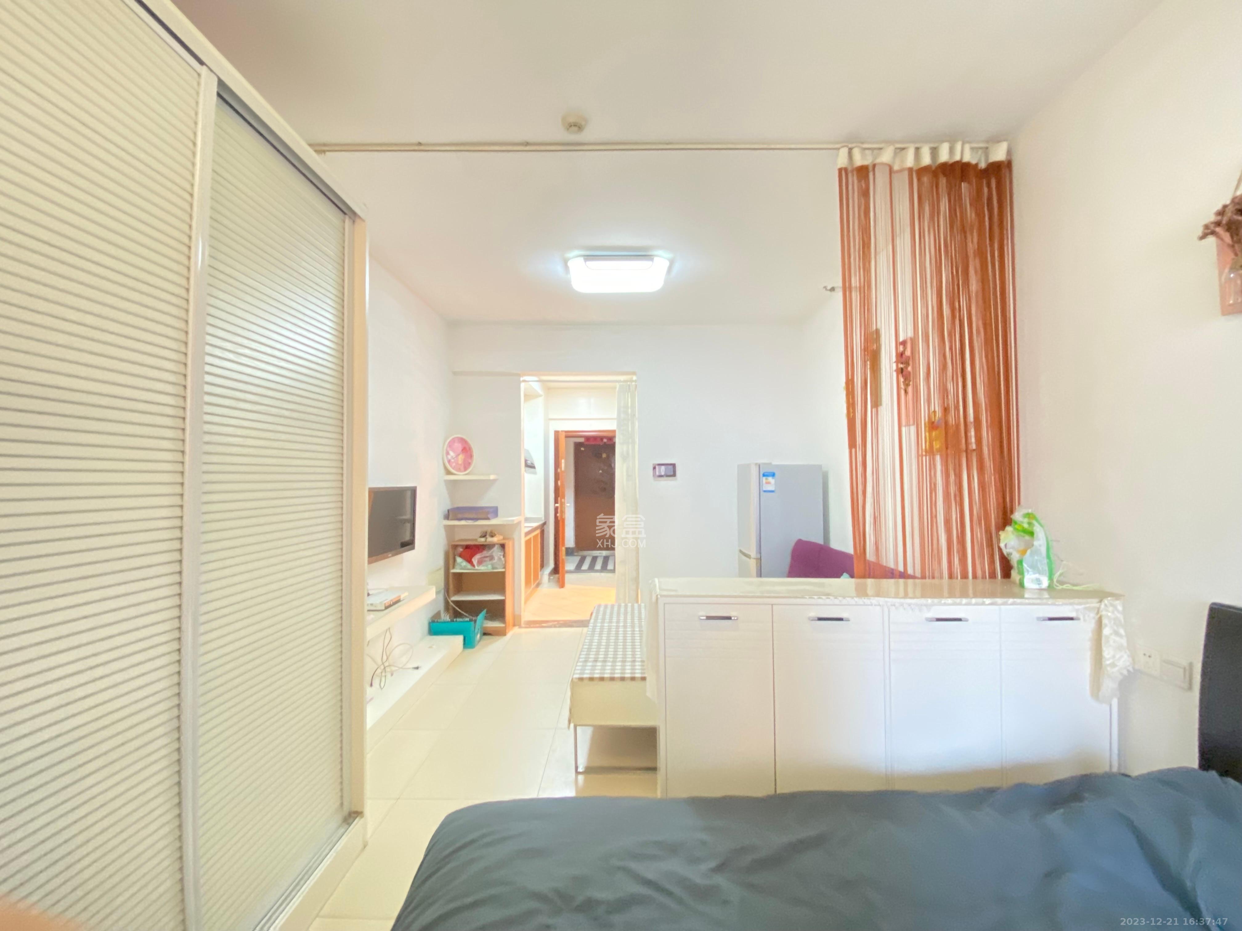 万博汇  1室1厅1卫    1700.0元/月