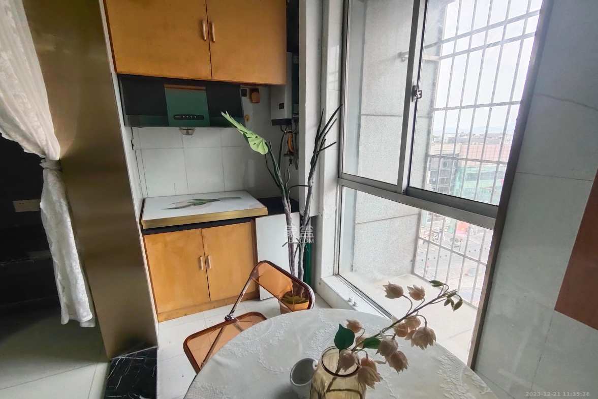 君临国际 1室1厅1卫 2500.0元/月 君临国际 1室1厅1卫 2500.0元/月室内图