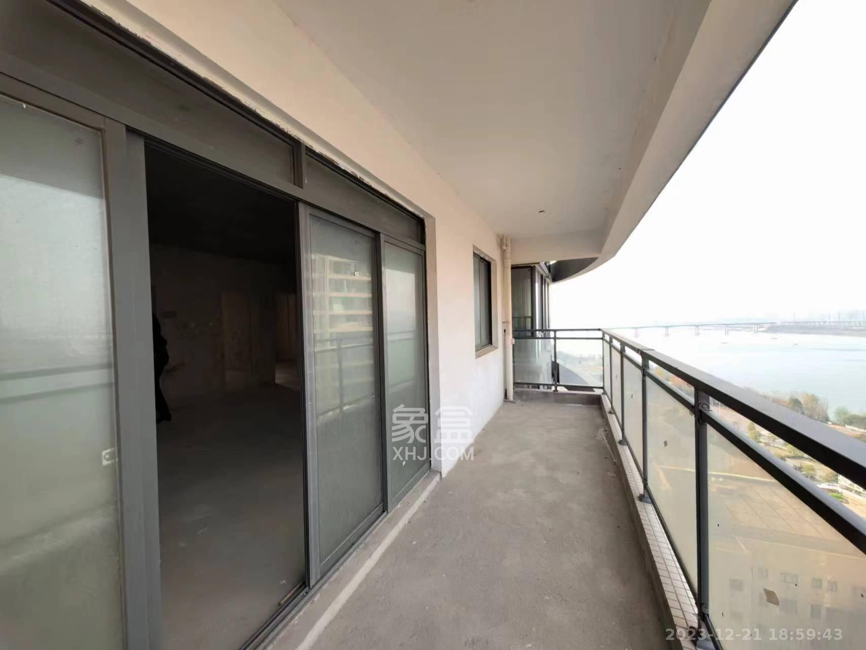 天易江湾广场  4室2厅2卫    115.8万