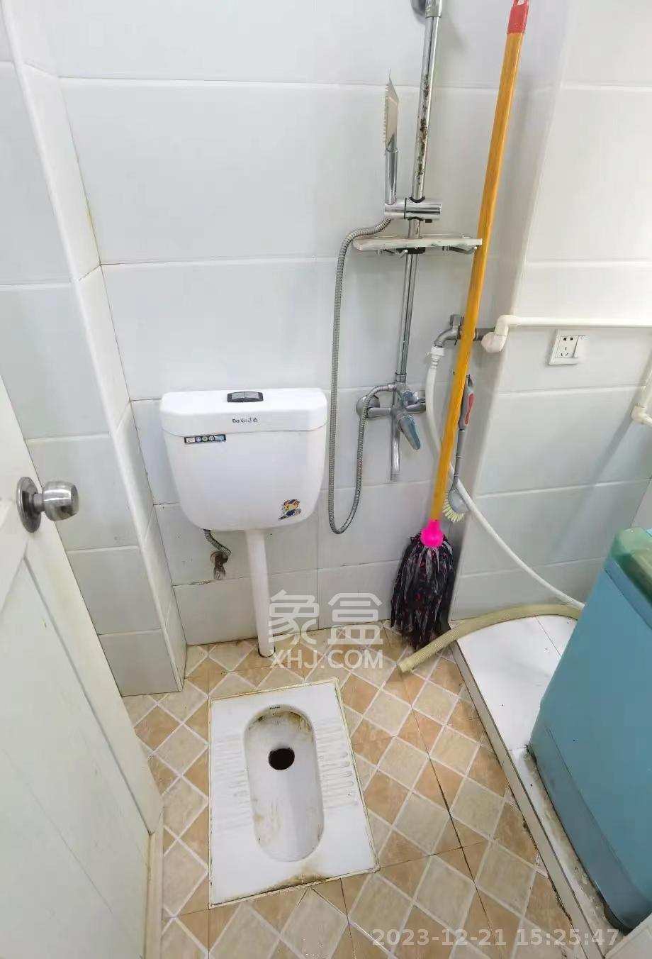 三湘小区  1室1厅1卫    1300.0元/月室内图