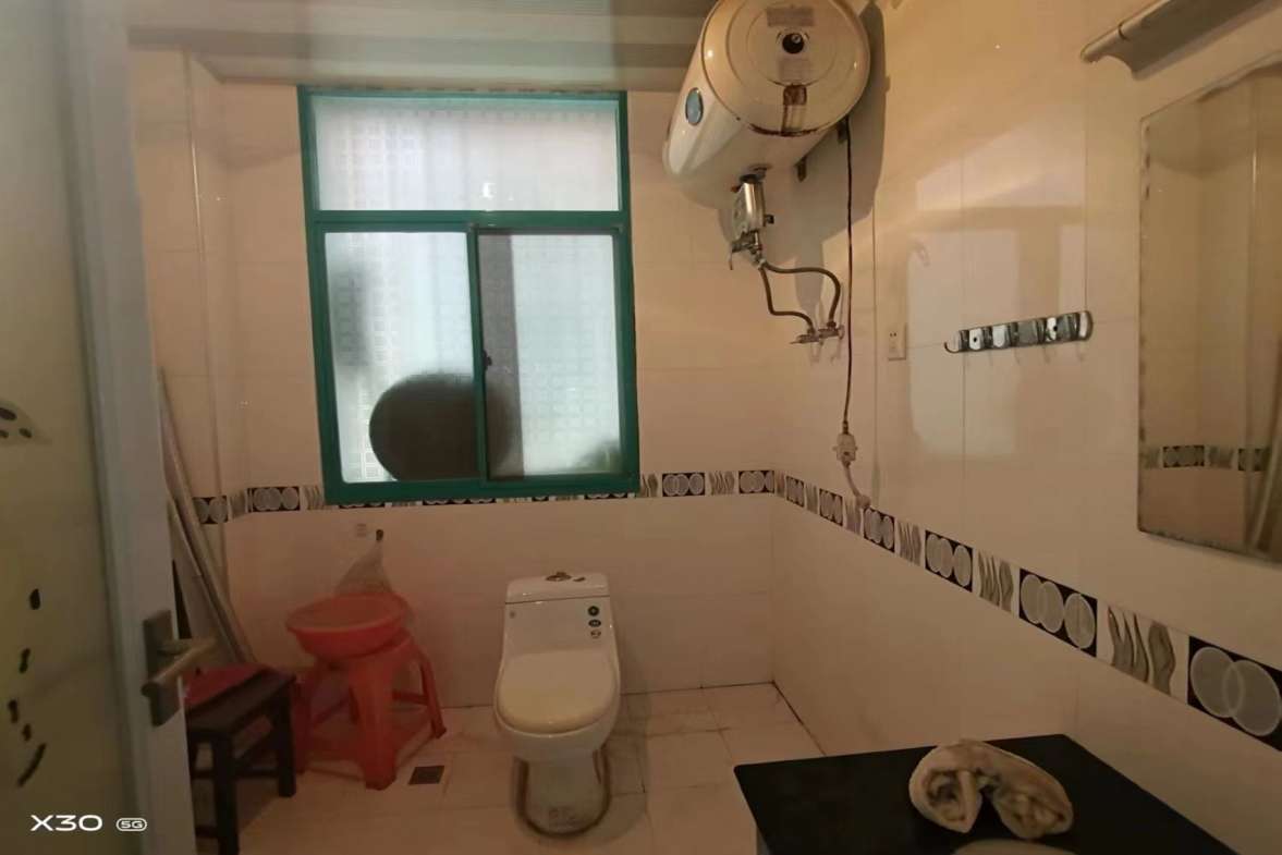 加州阳光小区(吉星阳光)  3室2厅2卫    1600.0元/月 加州阳光小区(吉星阳光)  3室2厅2卫    1600.0元/月室内图