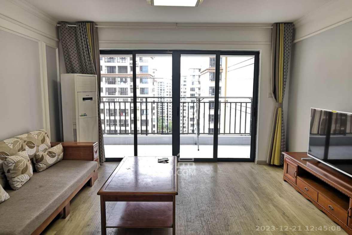 中建芙蓉嘉苑  4室2厅2卫    3000.0元/月室内图