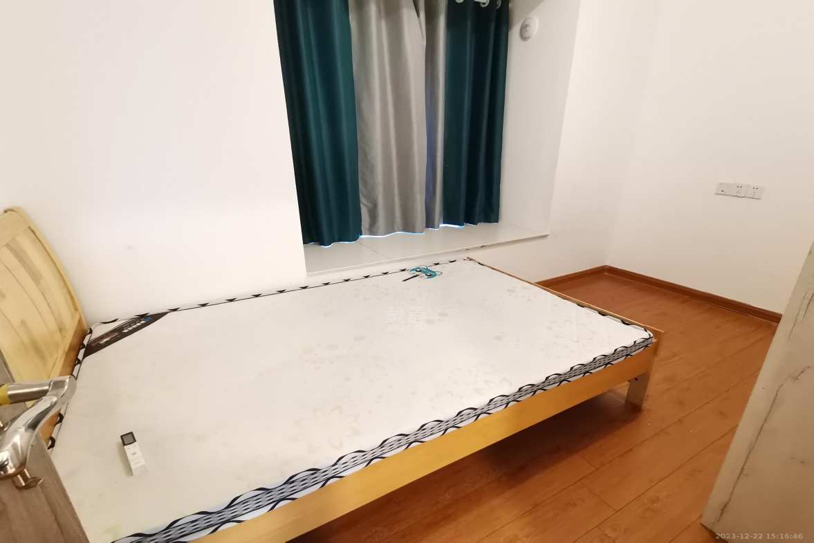 碧桂园麓府  4室2厅2卫   1800.00元/月室内图