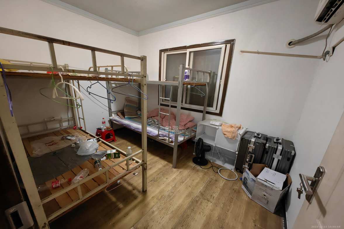 东方之珠  4室2厅1卫    2600.0元/月室内图