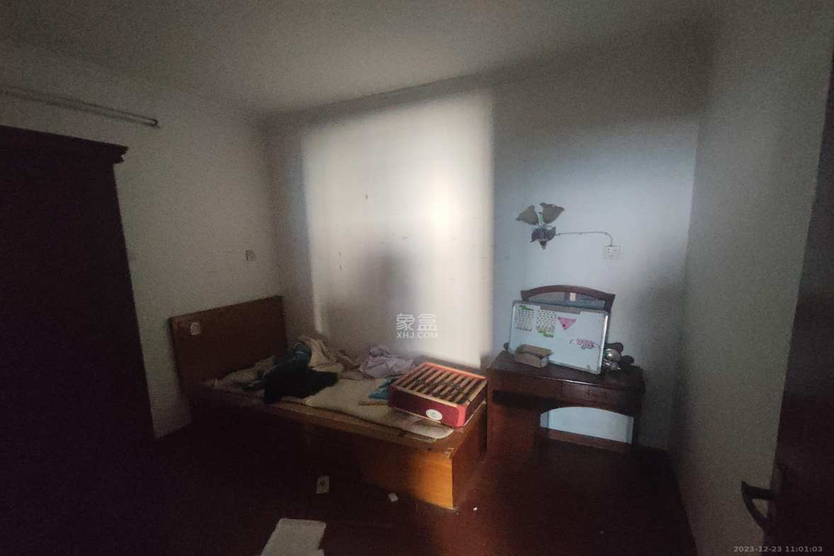 赤岗公寓  3室2厅2卫   1600.00元/月室内图