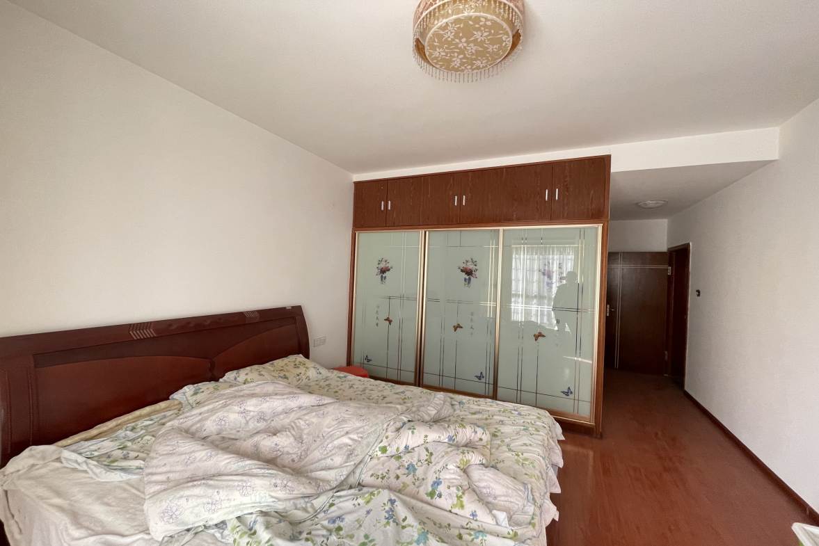 世纪花城 3室2厅1卫 75.8万 世纪花城 3室2厅1卫 75.8万客厅