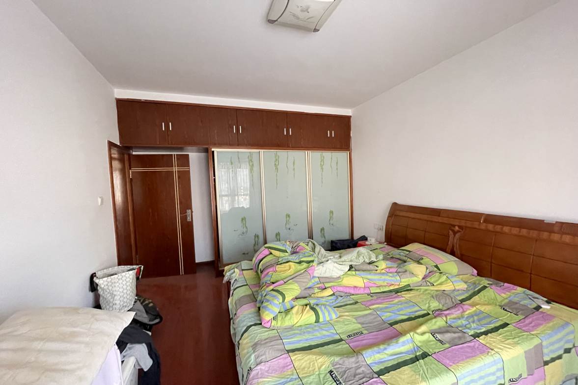 世纪花城 3室2厅1卫 75.8万 世纪花城 3室2厅1卫 75.8万客厅