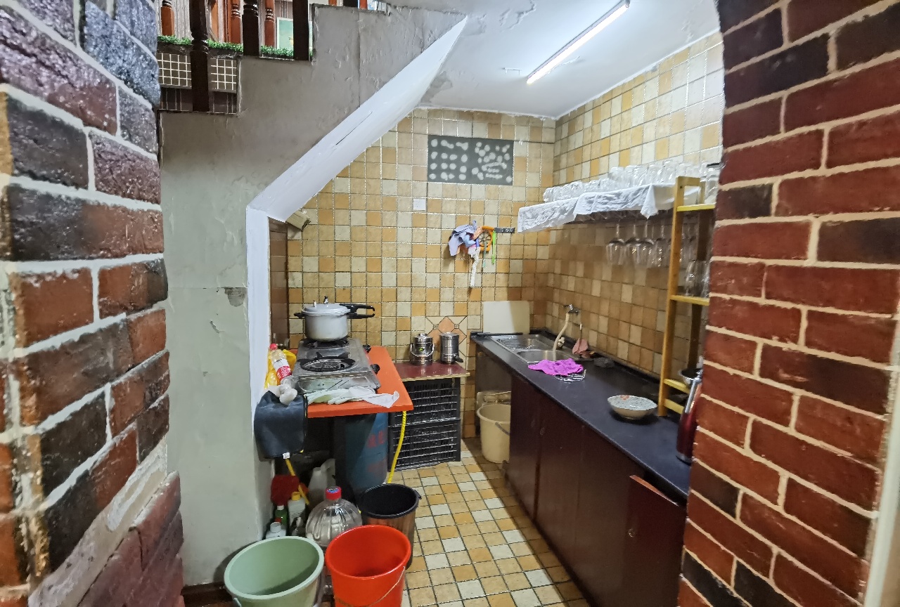 东方豪苑   260.0㎡      5000.0元/月室内图