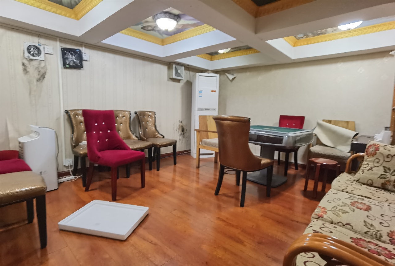 东方豪苑   260.0㎡      5000.0元/月室内图